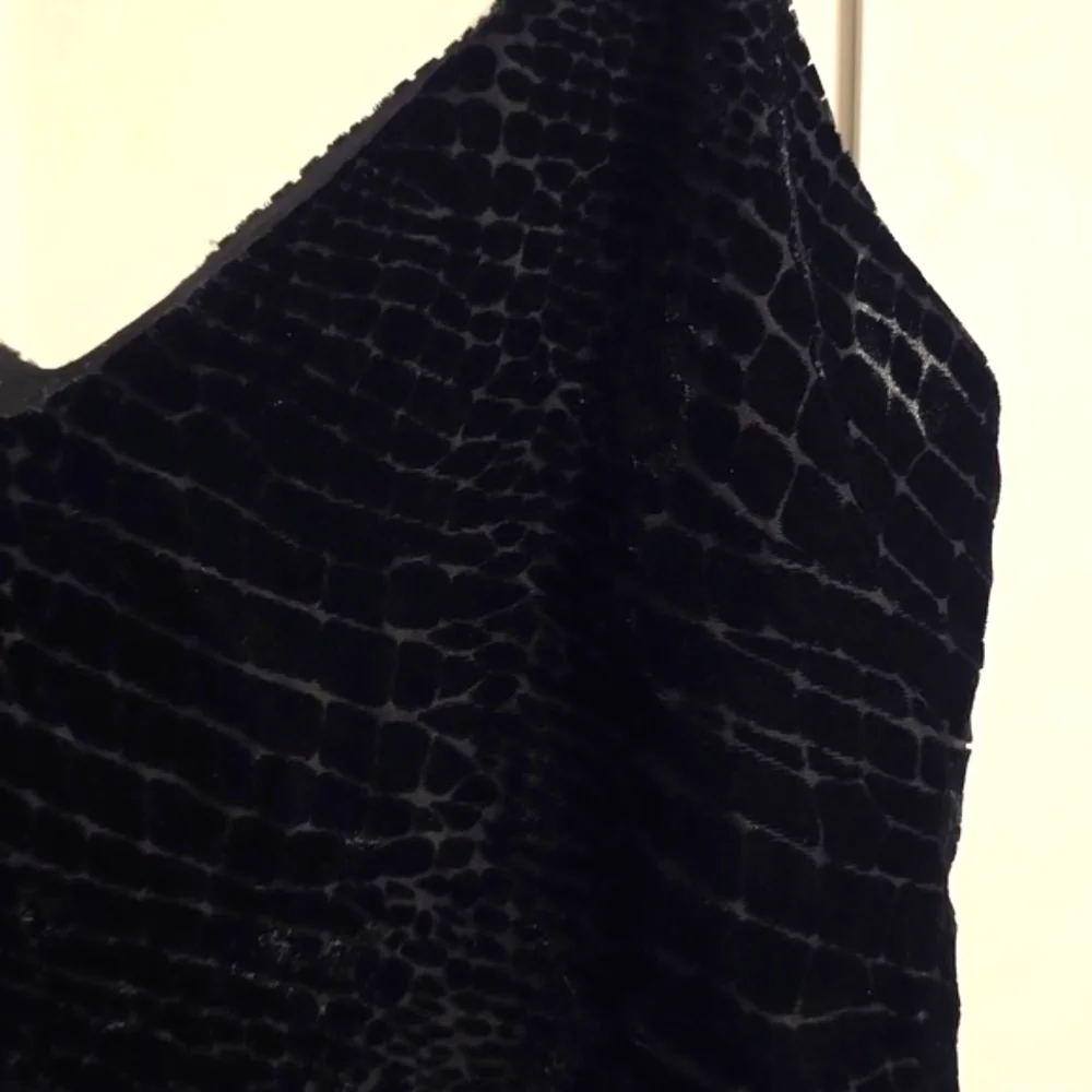 FRAME Cami Tank Top Women's Medium Black Straps Velvet Burnout Croc Witchy - Picture 5 of 11